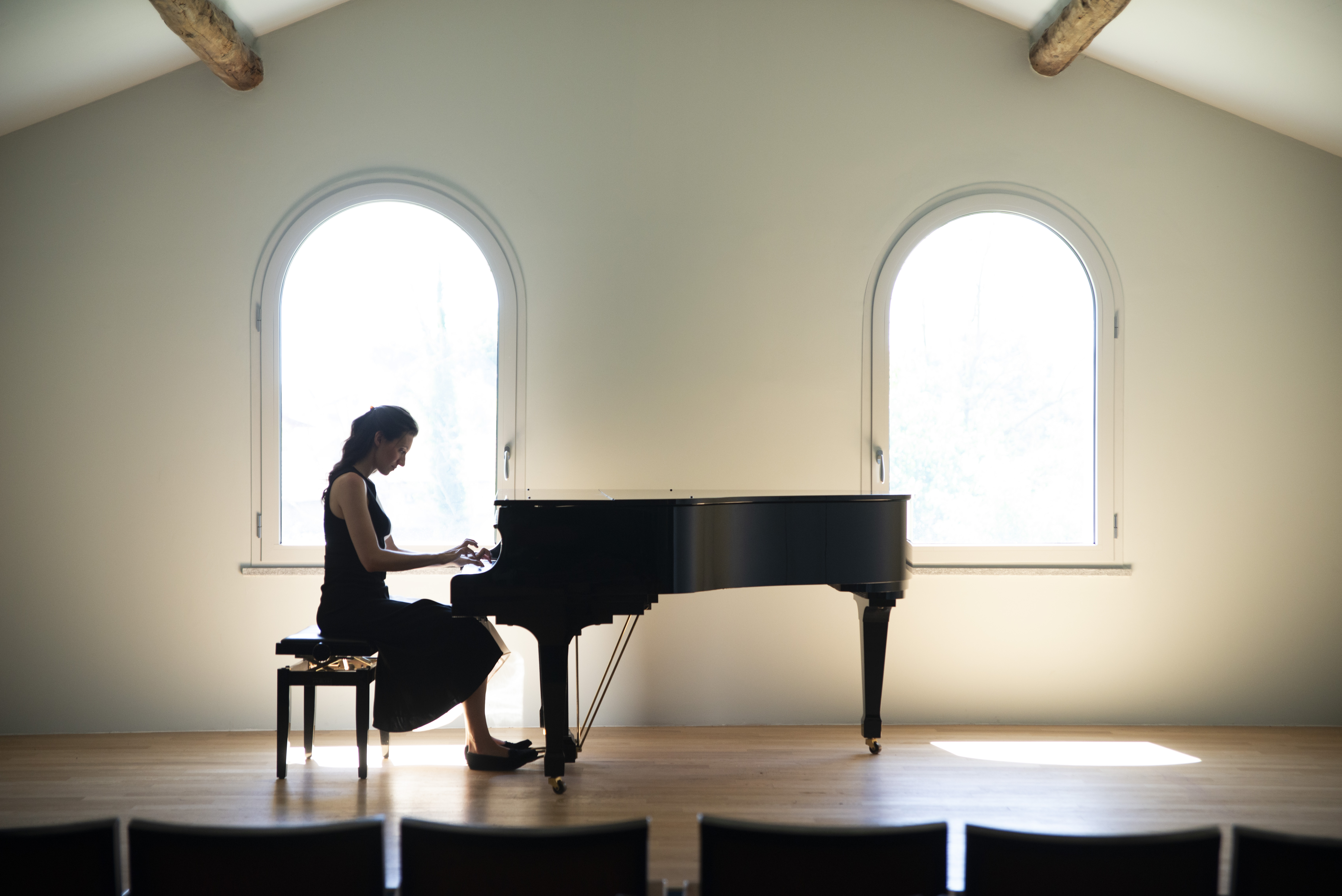 Matilda De Angiolini at the piano